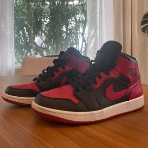 Men’s size 9, Jordan 1 mid, Black University Red (Black/white) BANNED (2020)